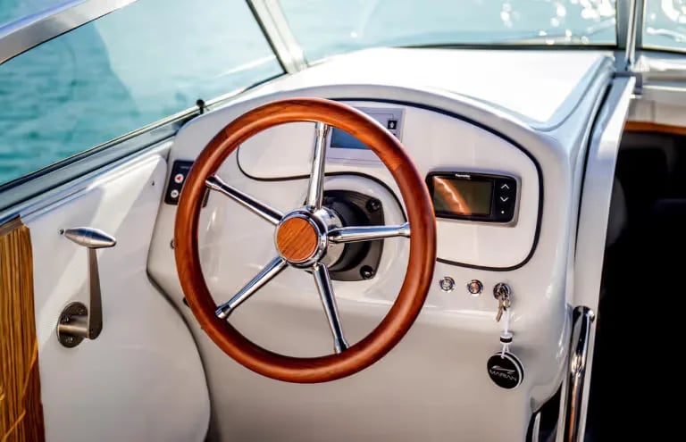 Capriole 700 — interior 5