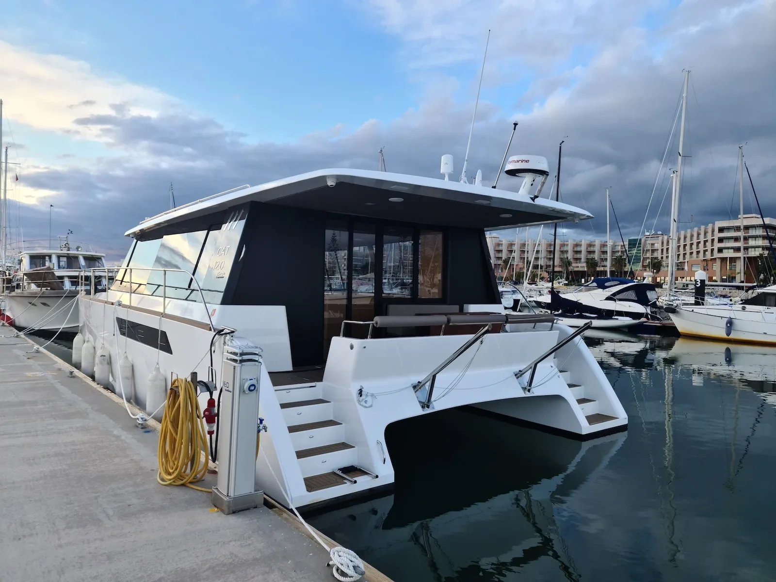CAT 12.0 Cruise — exterior 4