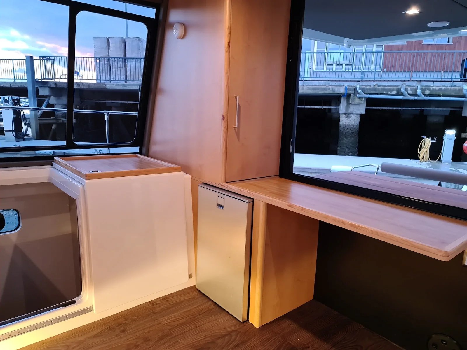 CAT 12.0 Cruise — interior 5