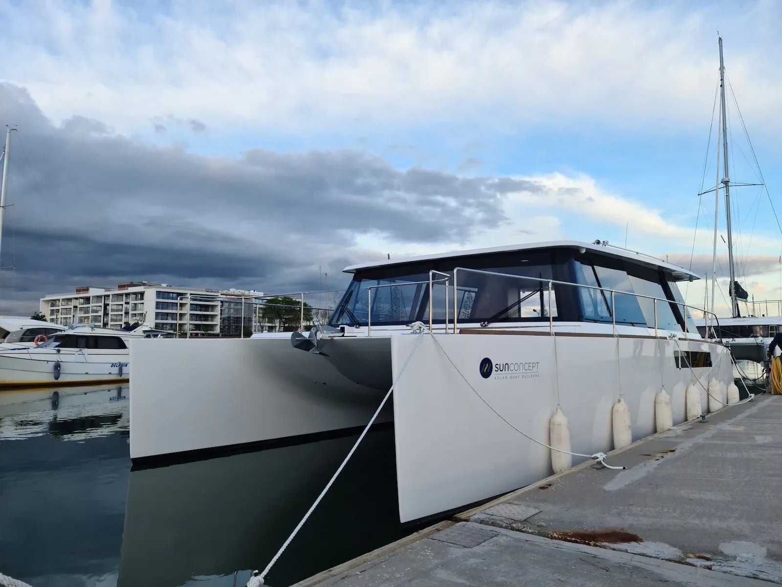 CAT 12.0 Cruise — exterior 5