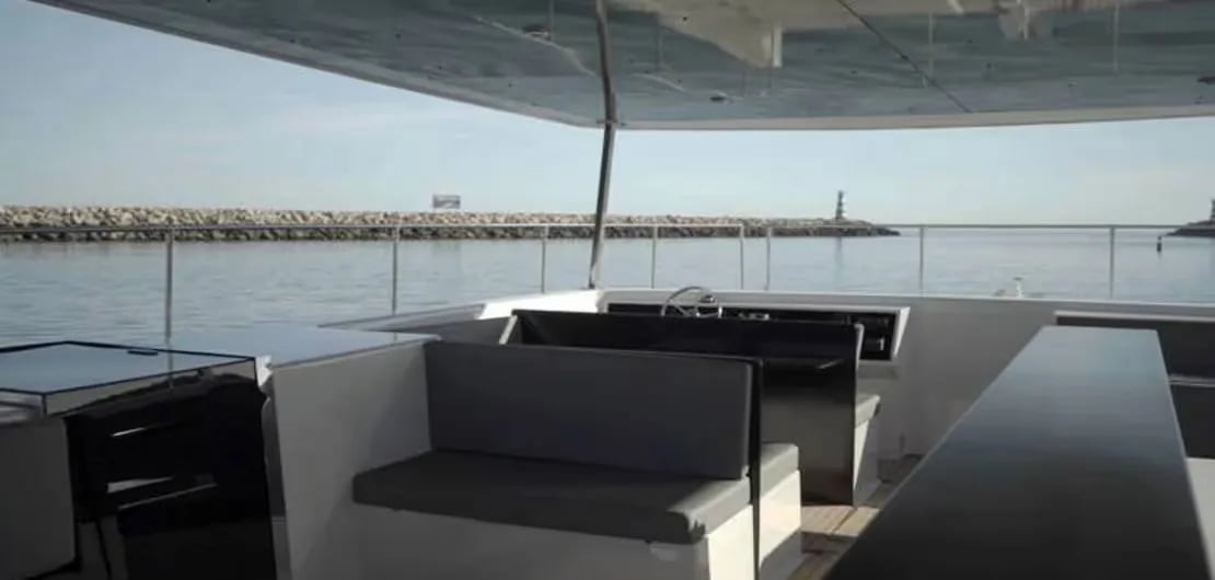 CAT 12.0 Lounge — interior 3