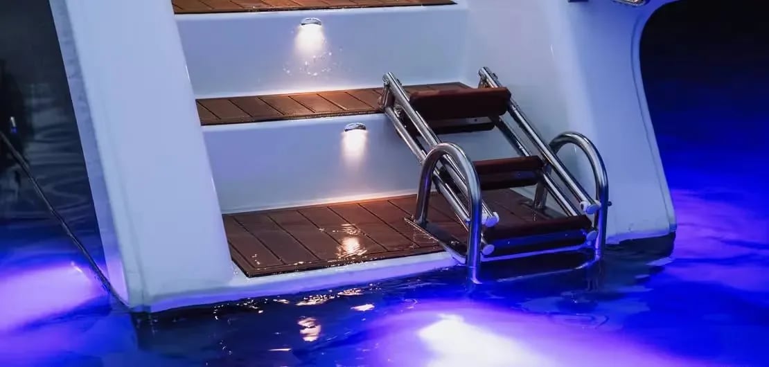 CAT 12.0 Lounge — interior 6