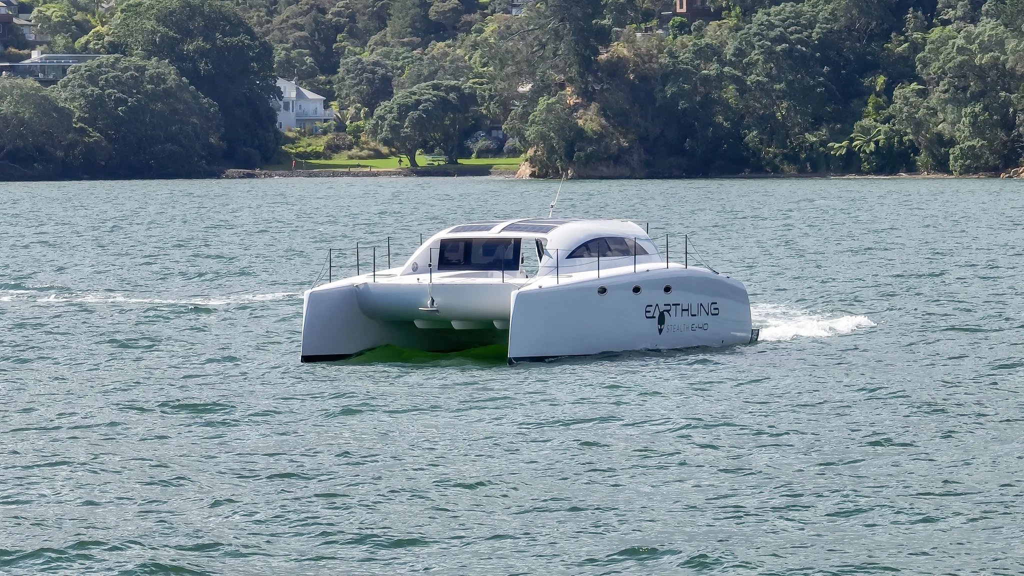 E-40 Power Catamaran — exterior 6
