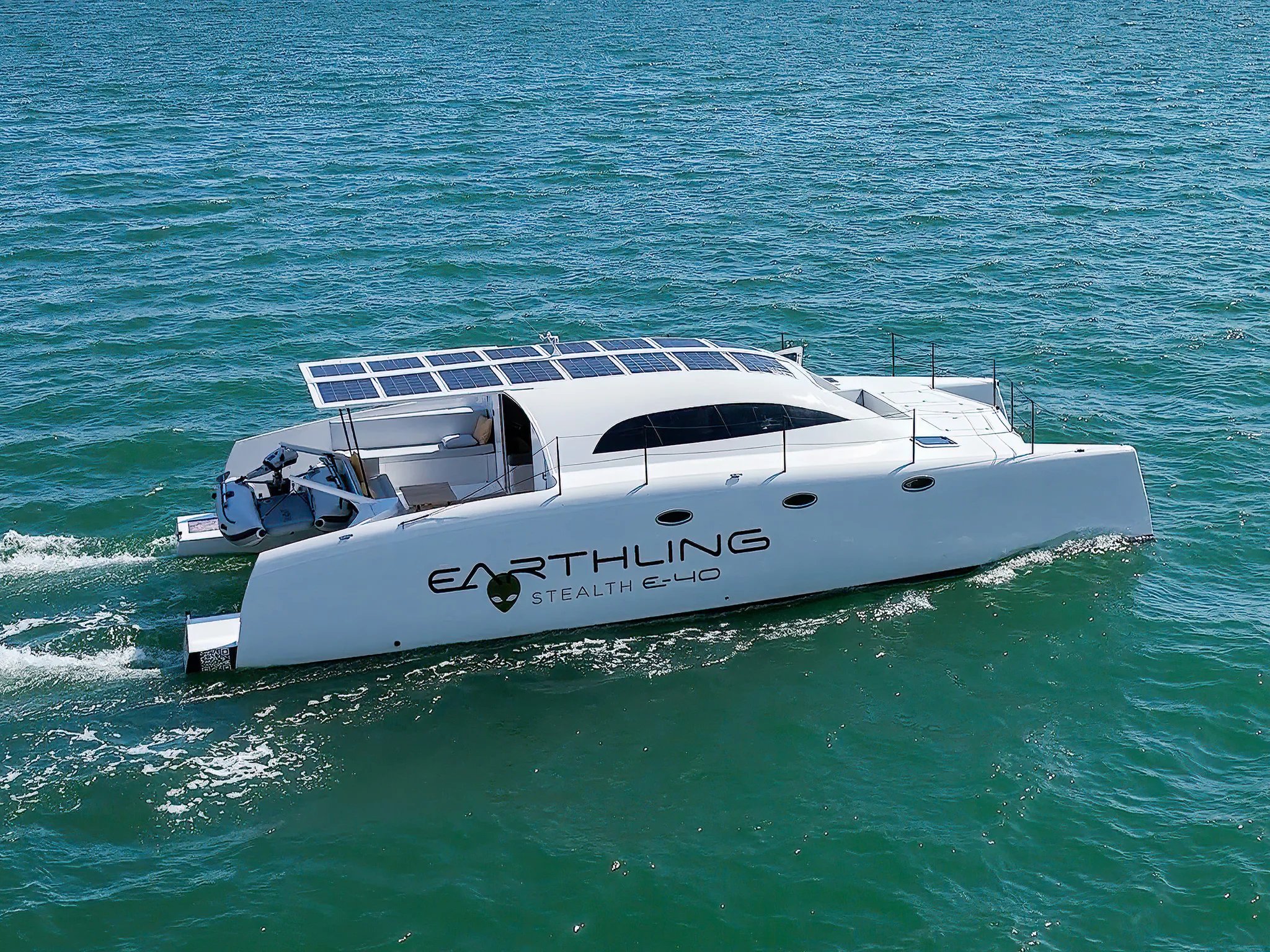 E-40 Power Catamaran — exterior 1