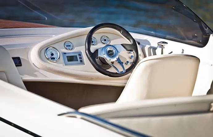 Eclipse 580 — interior 1