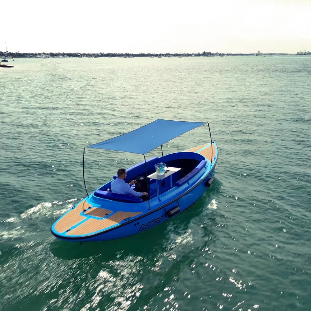 Fantail 217 — exterior 8