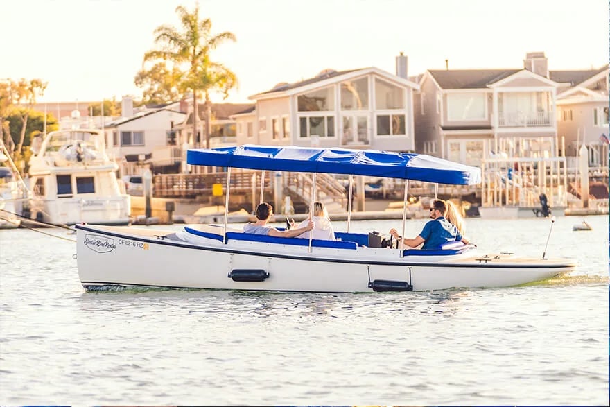Fantail 217 — exterior 5