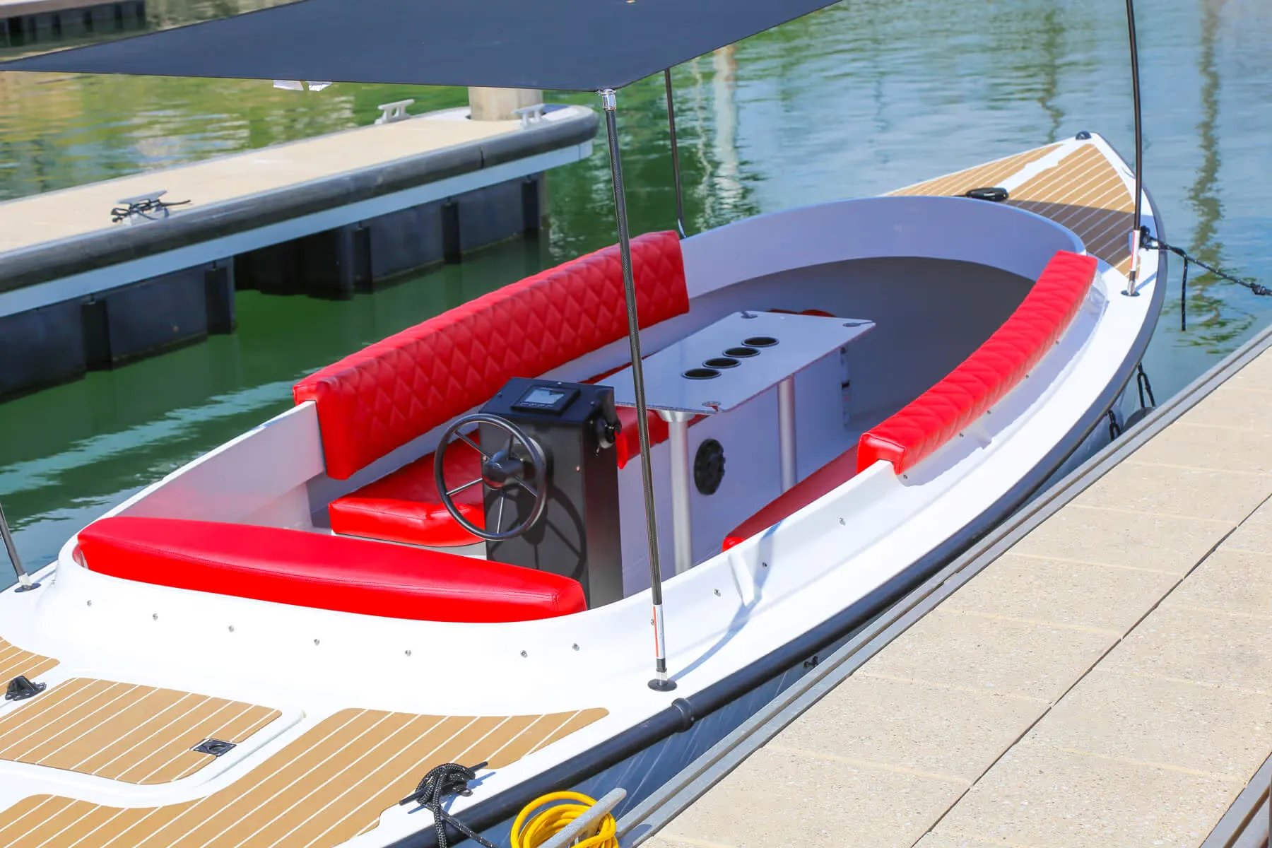 Fantail 217 — interior 3