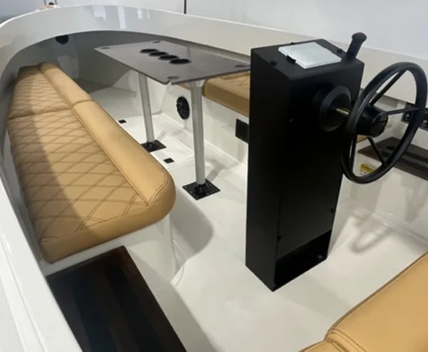 Fantail 217 — interior 1