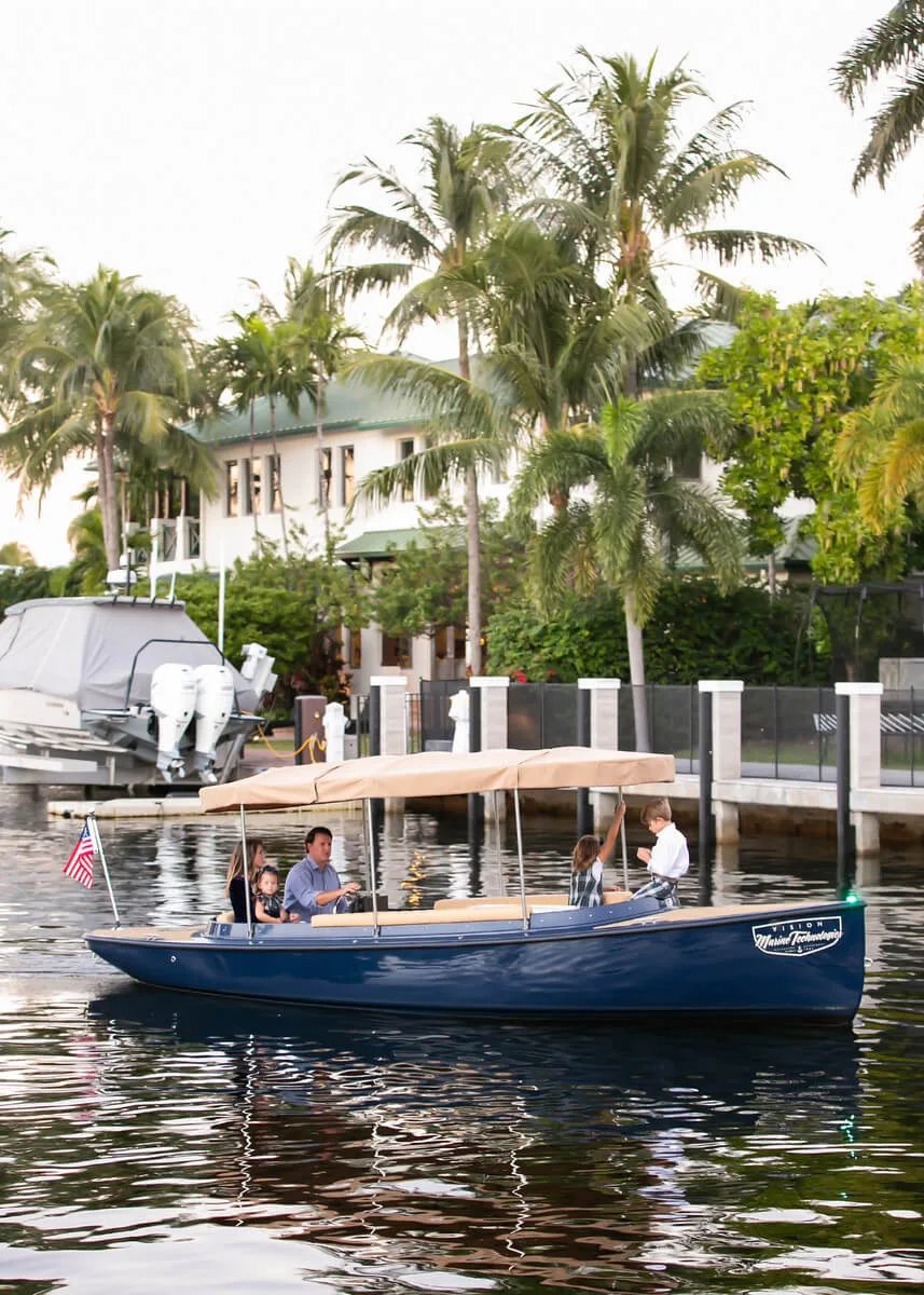 Fantail 217 — exterior 2
