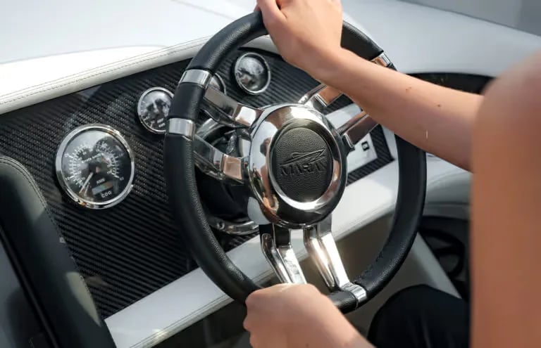 M 800 — interior 4