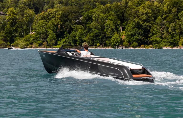 Magic 640 — exterior 5