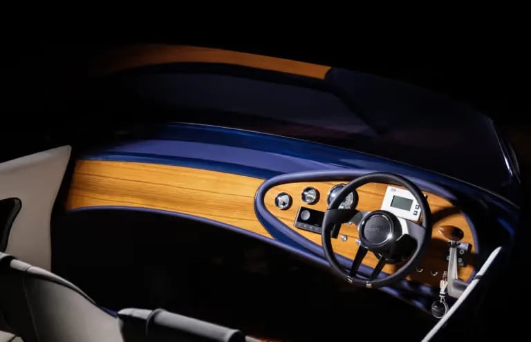 Magic 640 — interior 1