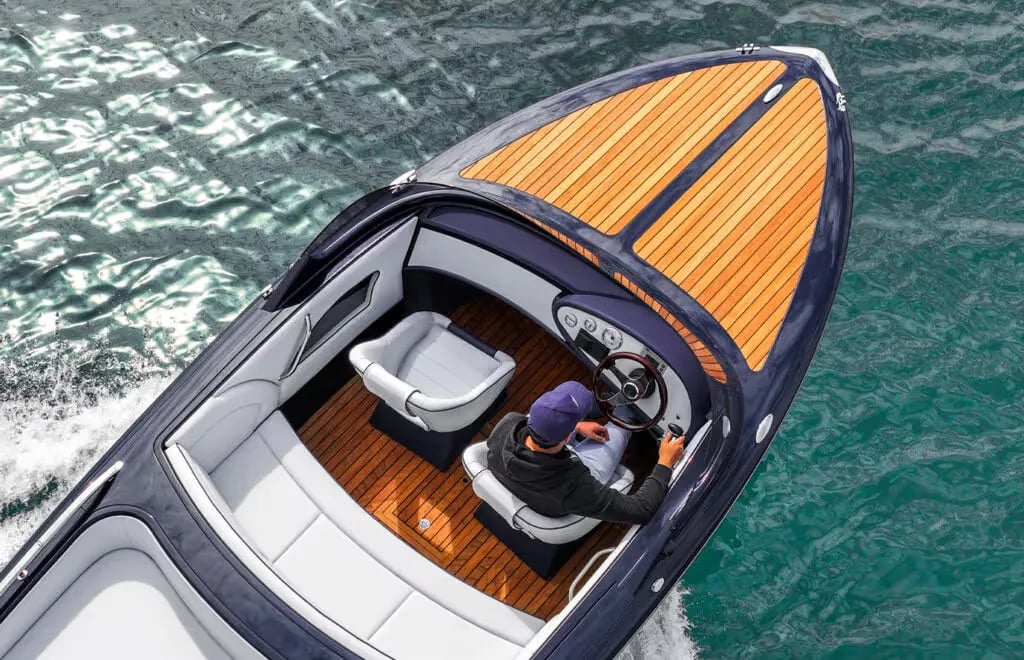 Magic 640 — exterior 1