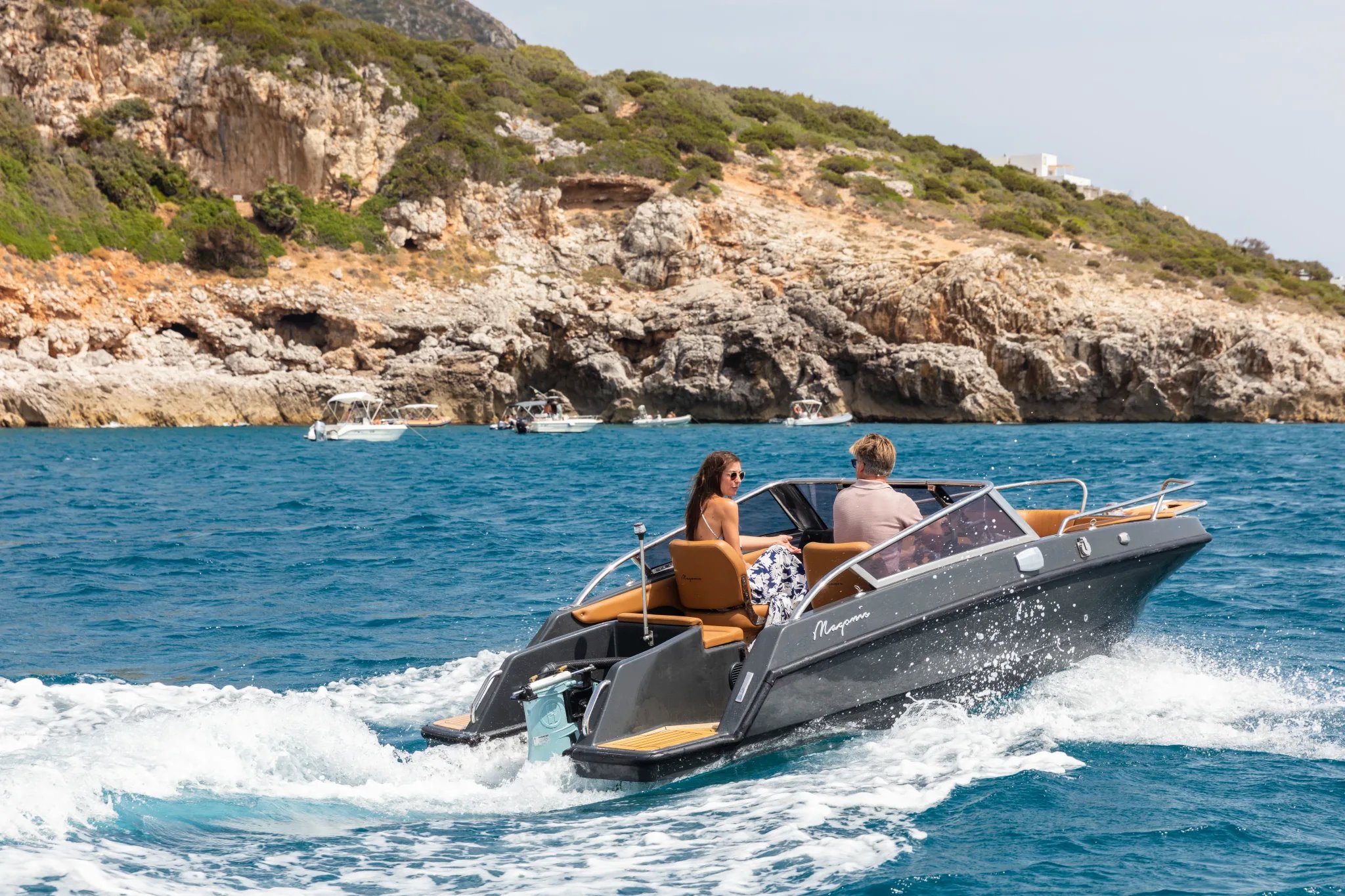 Wave e-550 — exterior 1