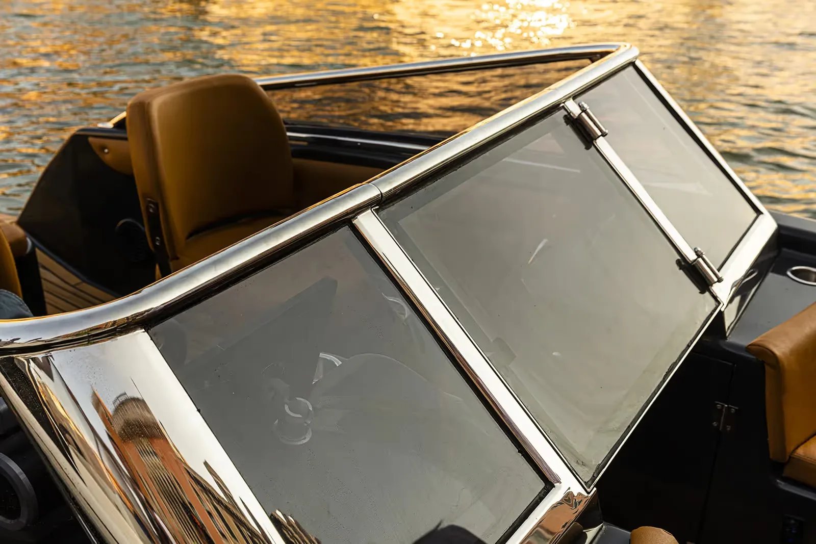 Wave e-550 — interior 2