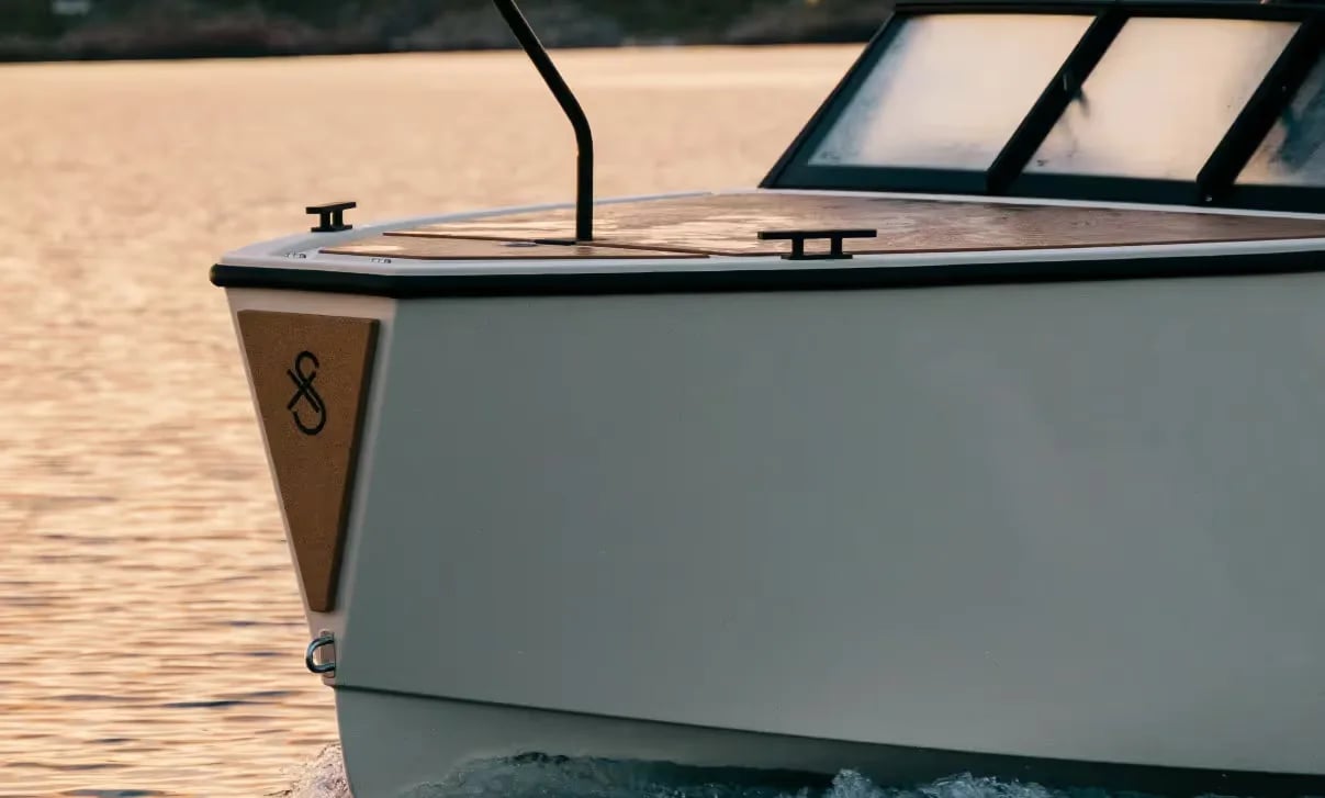 X Shore 1 — exterior 4