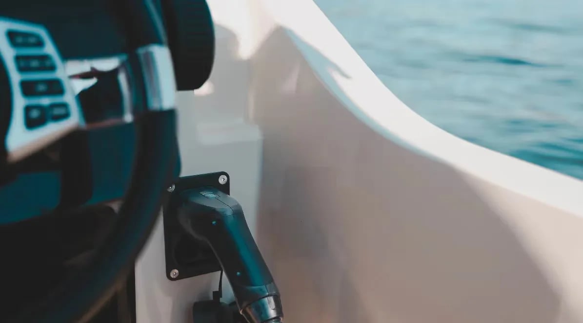 X Shore 1 — interior 3