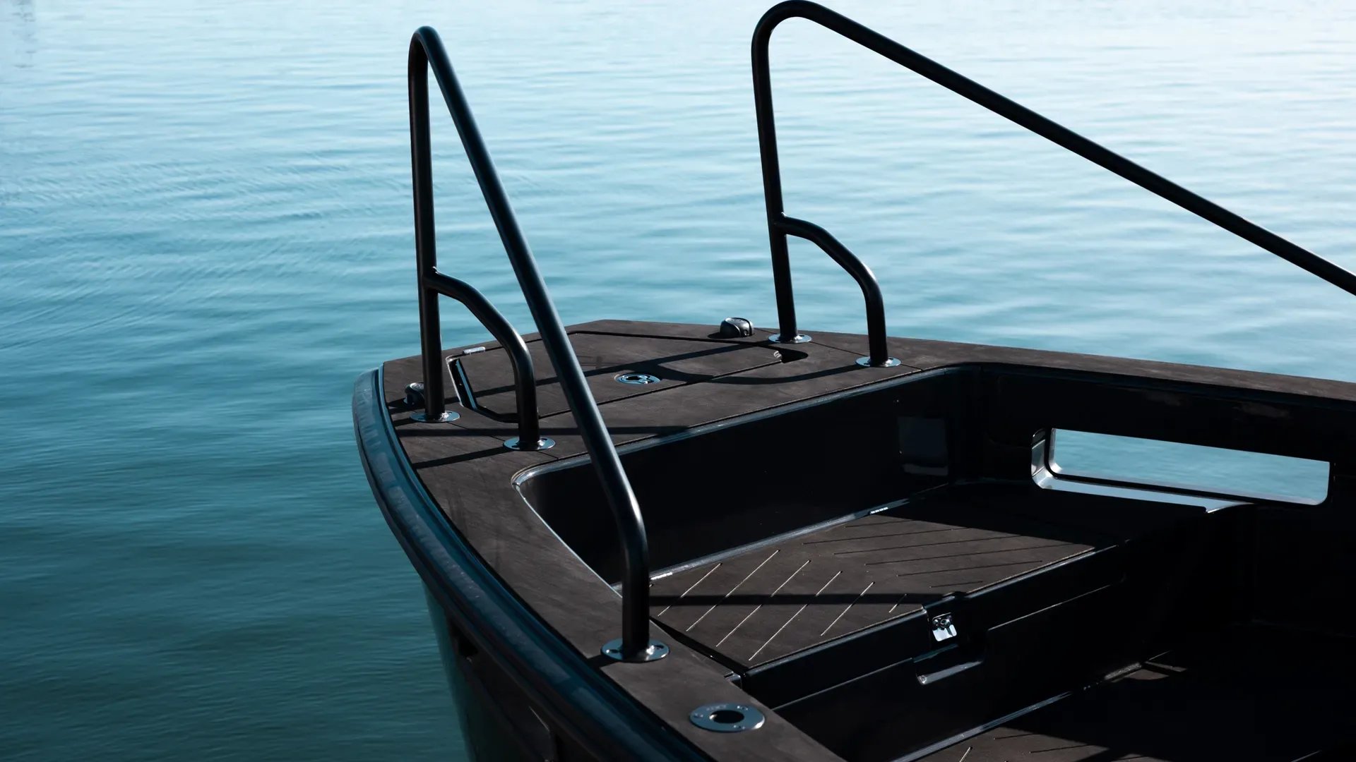 Open bow working area with access rails aboard the X Shore PRO